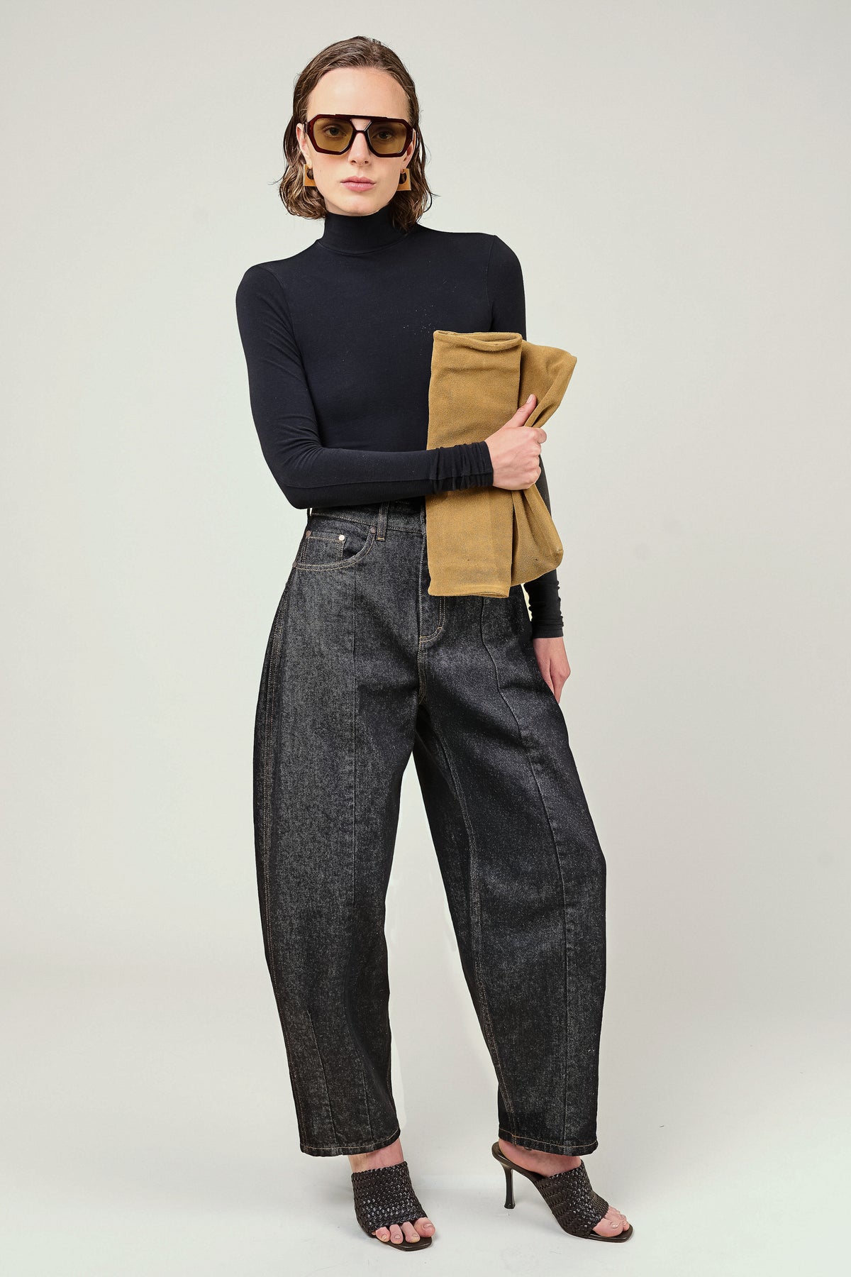 Naya Barrel Leg Jeans