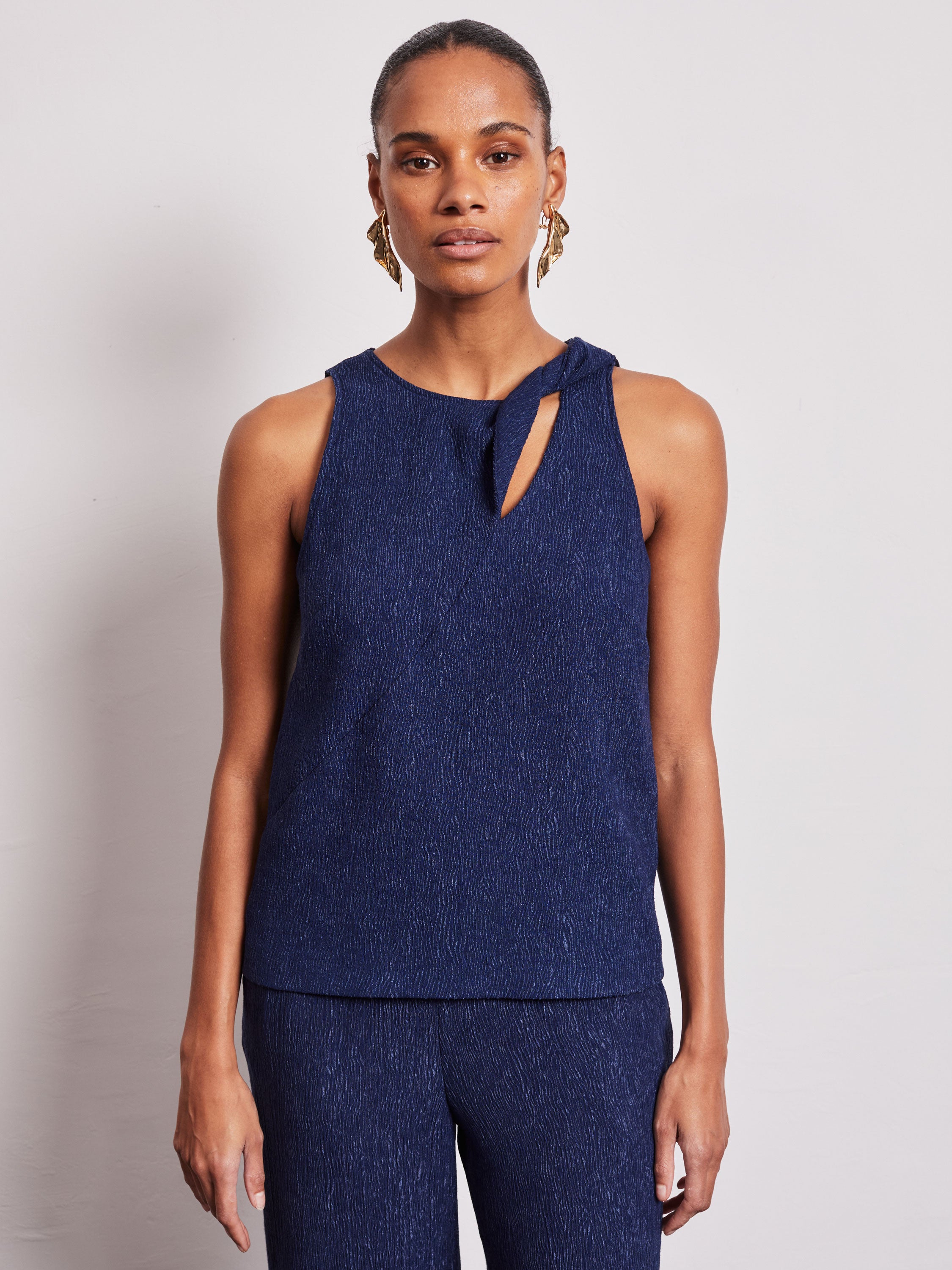 Women's Sleeveless Top in Navy – vivere-london
