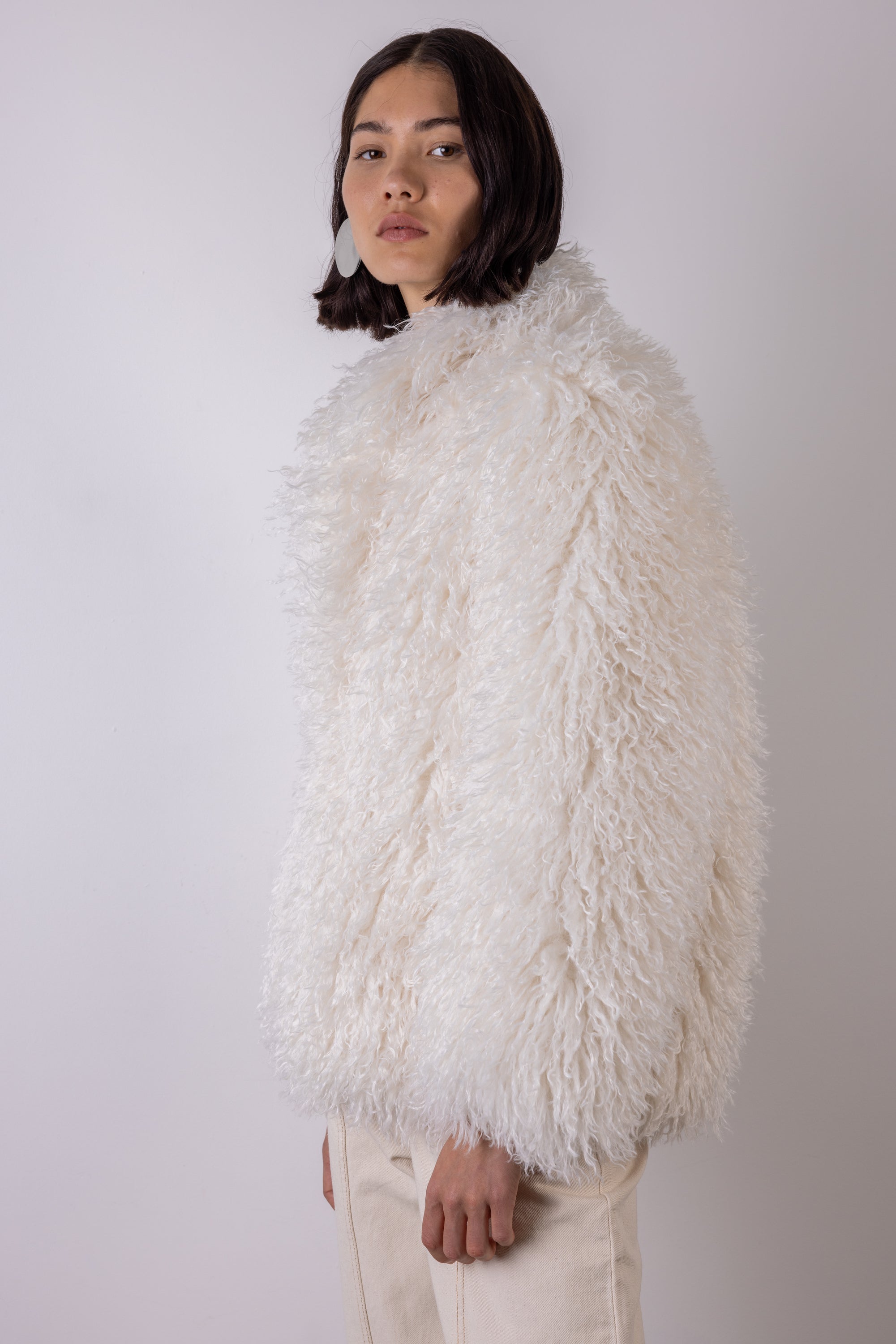 Women's Shaggy Fur Jacket in Cream – vivere-london